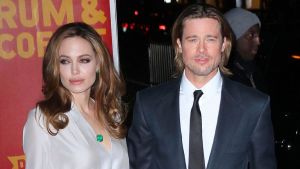 Angelina Jolie denunció que Brad Pitt estranguló a uno de sus hijos durante una pelea
