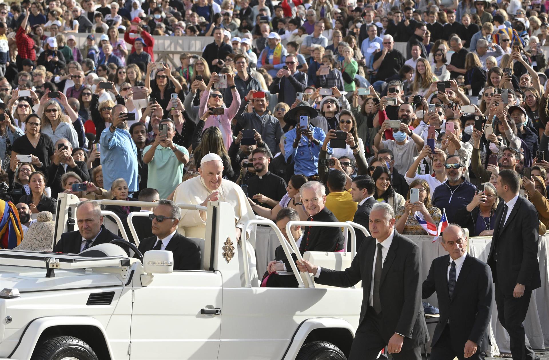 El papa Francisco está informado “de las cosas terribles” que suceden en Ucrania