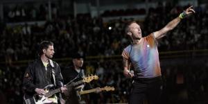 Chris Martin enciende las alarmas tras posponer la gira de Coldplay por motivos de salud