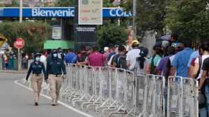 Obstacles and misunderstandings: the day after the border reopening between Colombia and Venezuela