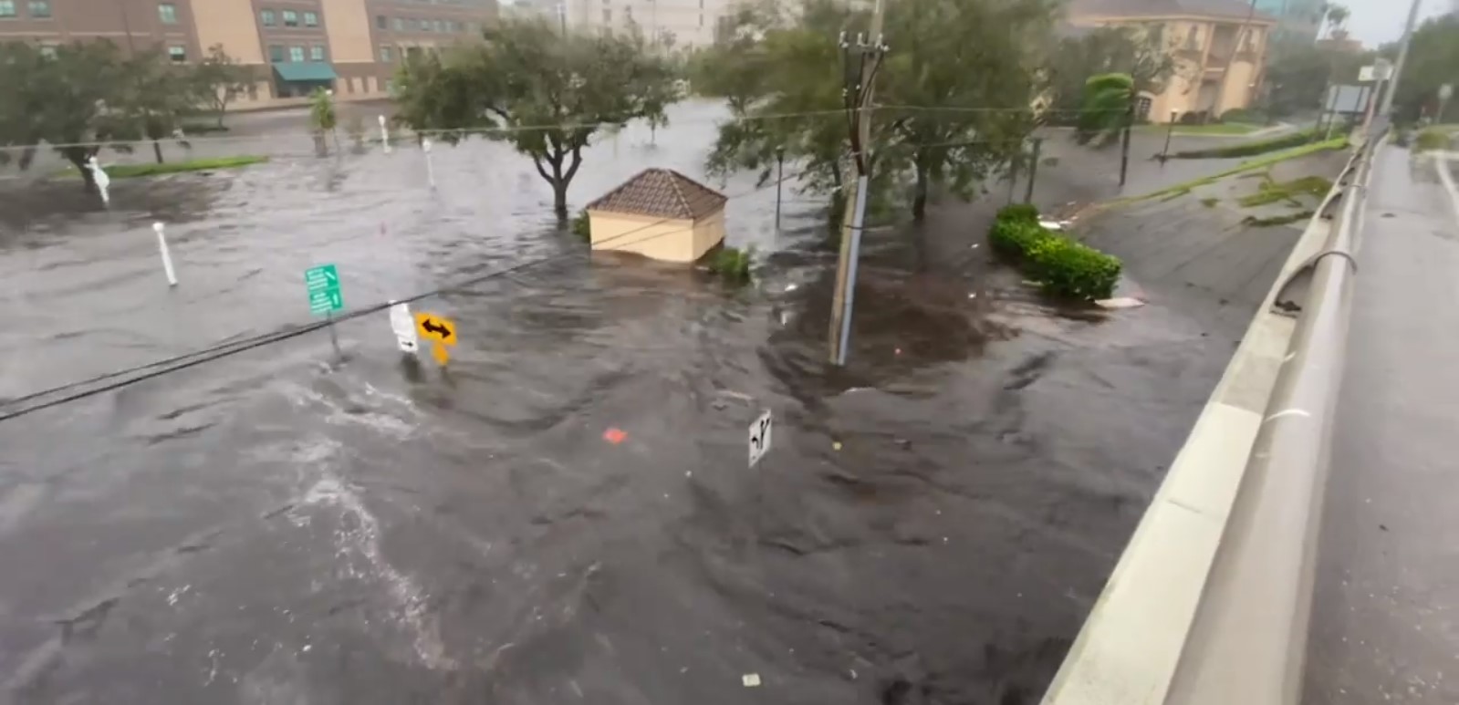 “Es una pesadilla”: La devastación en Florida tras el paso del huracán Ian (VIDEO)