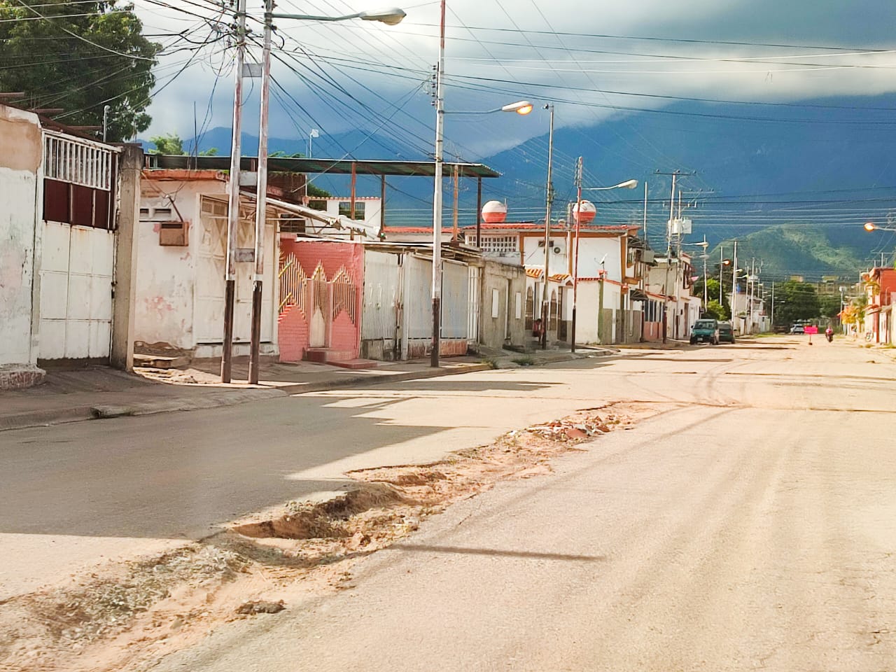 Calles de la urbanización José Félix Ribas en Aragua no se pueden transitar ni con rústicos