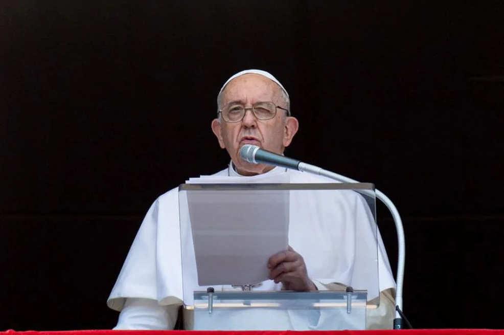 El papa Francisco pide una nueva economía para frenar especulación que causa la guerra