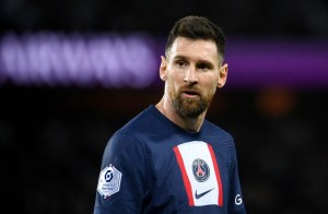PSG está “en discusiones” para definir el futuro de Messi