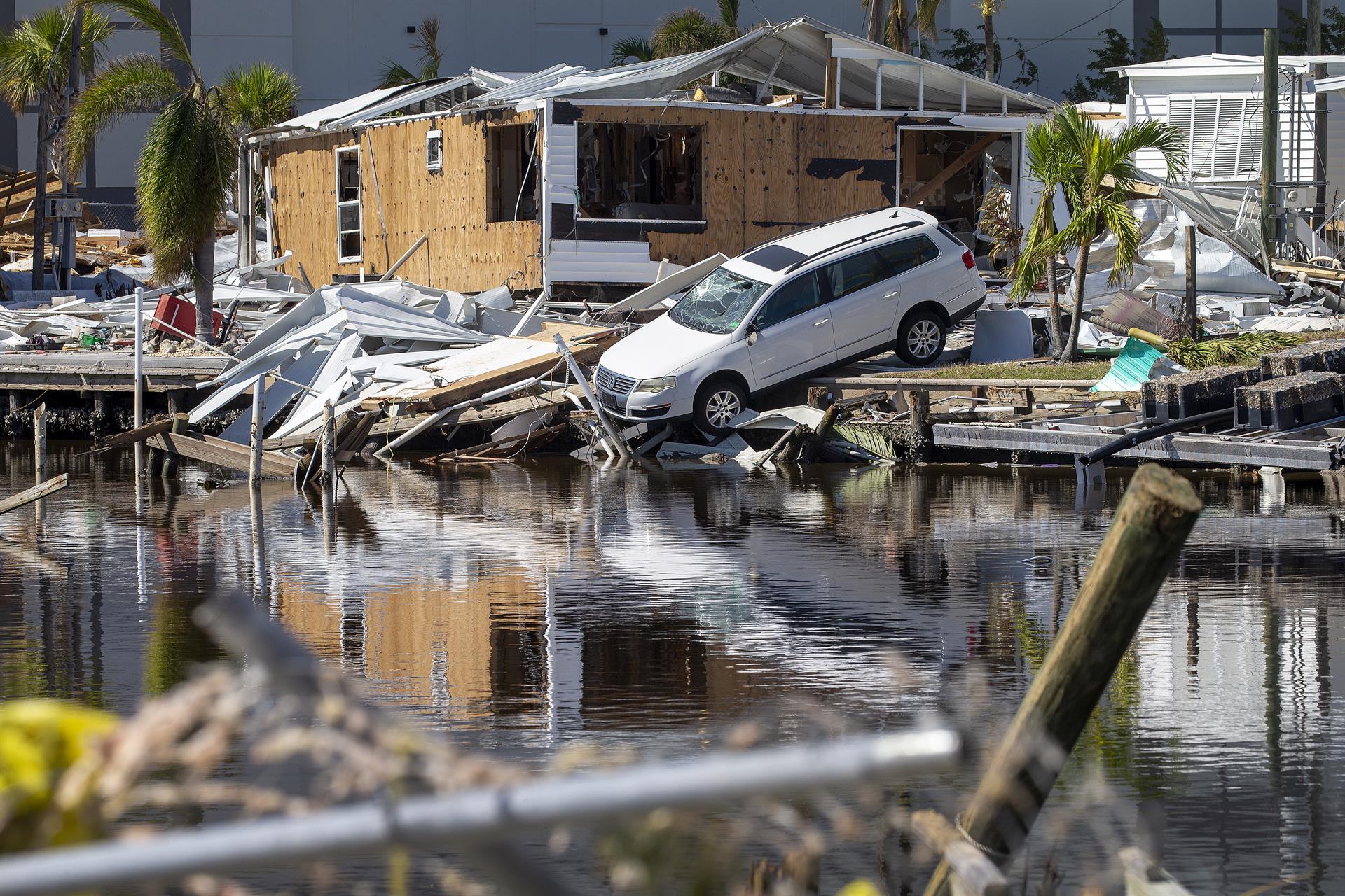 Tras el huracán Ian proliferan estafas en nombre de organizaciones benéficas