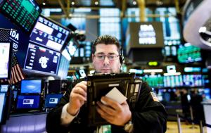 Wall Street cerró a la baja mientras espera datos de inflación