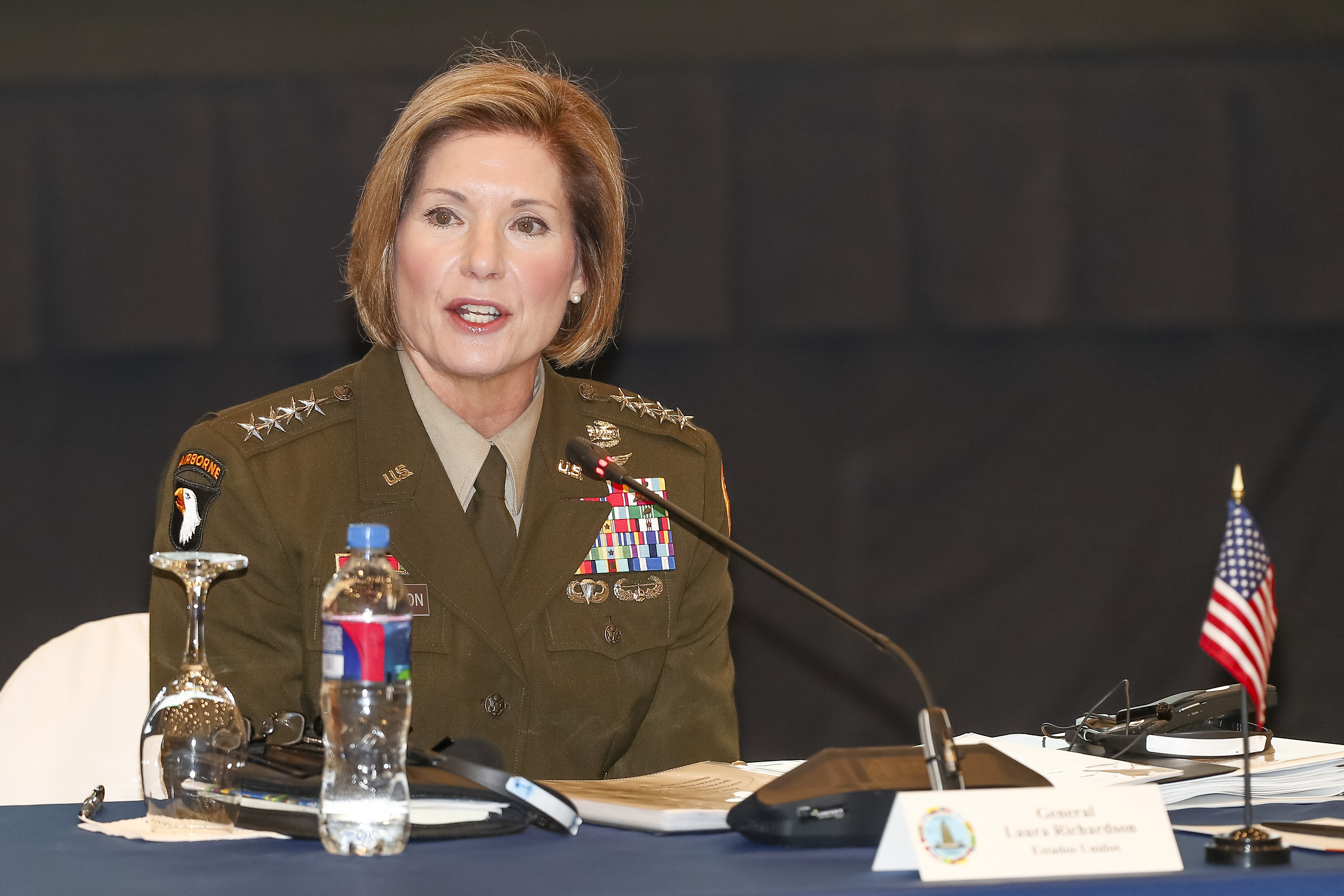 Jefa del Comando Sur cerró visita a Panamá con gira por el Darién