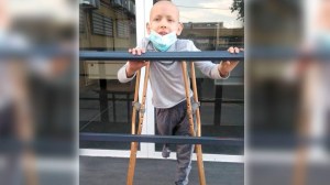 Niño de ocho años tiene cáncer, le amputaron una pierna y sus vecinos harán un recital para ayudarlo