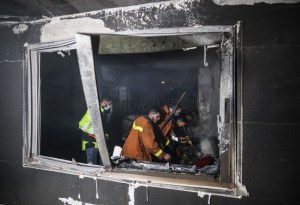 Más de 20 muertos por un incendio en edificio residencial en Franja de Gaza