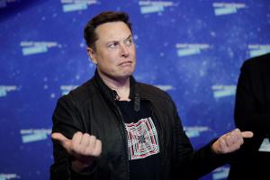 Elon Musk busca un reemplazo “suficientemente loco” para que tome su puesto en Twitter
