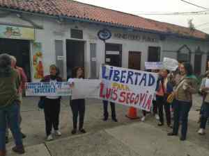 Continúa la lucha por la liberación del profesor Luis Segovia en Mérida
