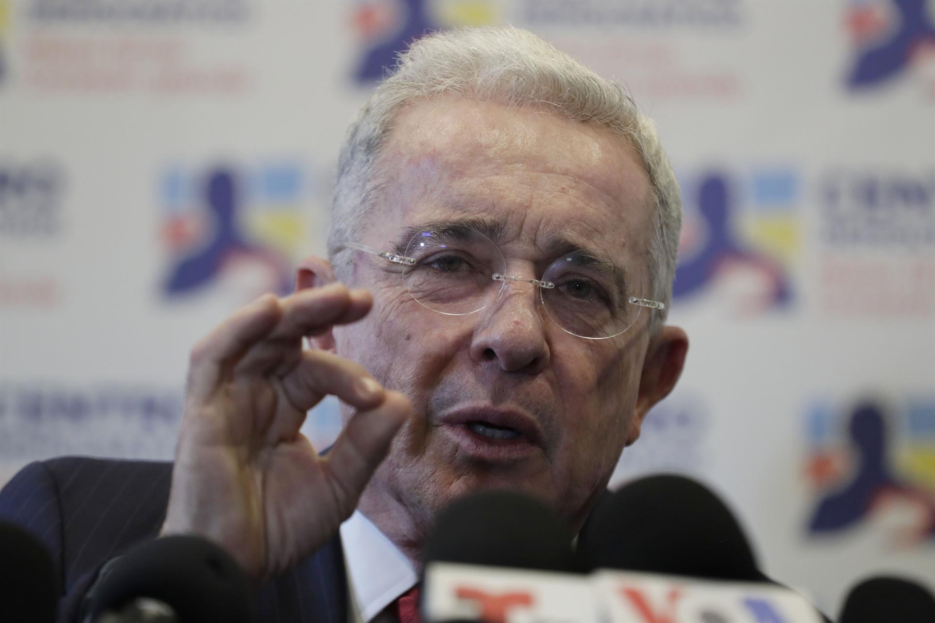 Fiscal colombiano citó a Álvaro Uribe tras vincularlo con una masacre de hace 26 años