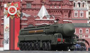 Rusia dice que pospuso el diálogo sobre desarme nuclear por culpa de EEUU