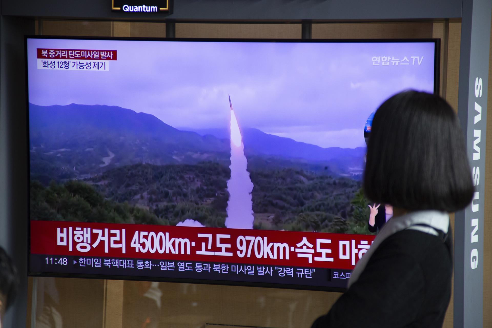 Corea del Norte cierra el año lanzando tres misiles balísticos al mar de Japón