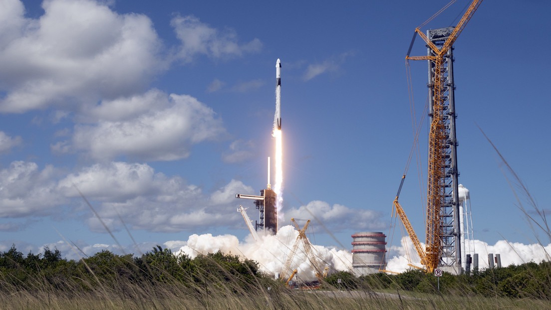 VIDEO: Volaba en un avión sobre Cabo Cañaveral y presenció el lanzamiento del Falcon 9 de SpaceX