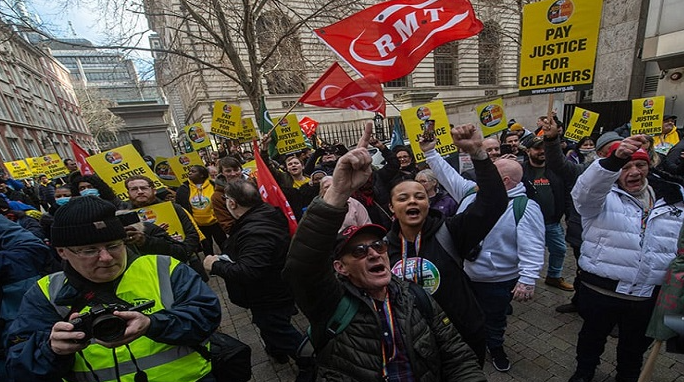 Los empleados de correos y los ferroviarios a la huelga en Reino Unido
