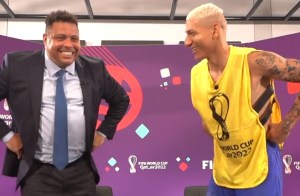 ¿Imaginaste ver alguna vez a Ronaldo bailando la “Danza de la paloma”?: el VIDEO que le da la vuelta al mundo