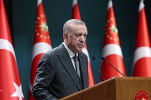 Presidente de Turquía declara emergencia en diez provincias azotadas por el terremoto
