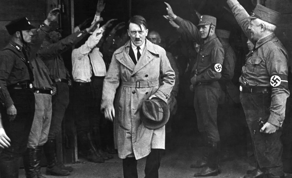 Cómo era el búnker de Hitler por dentro: paranoia, hedor y la derrota inevitable