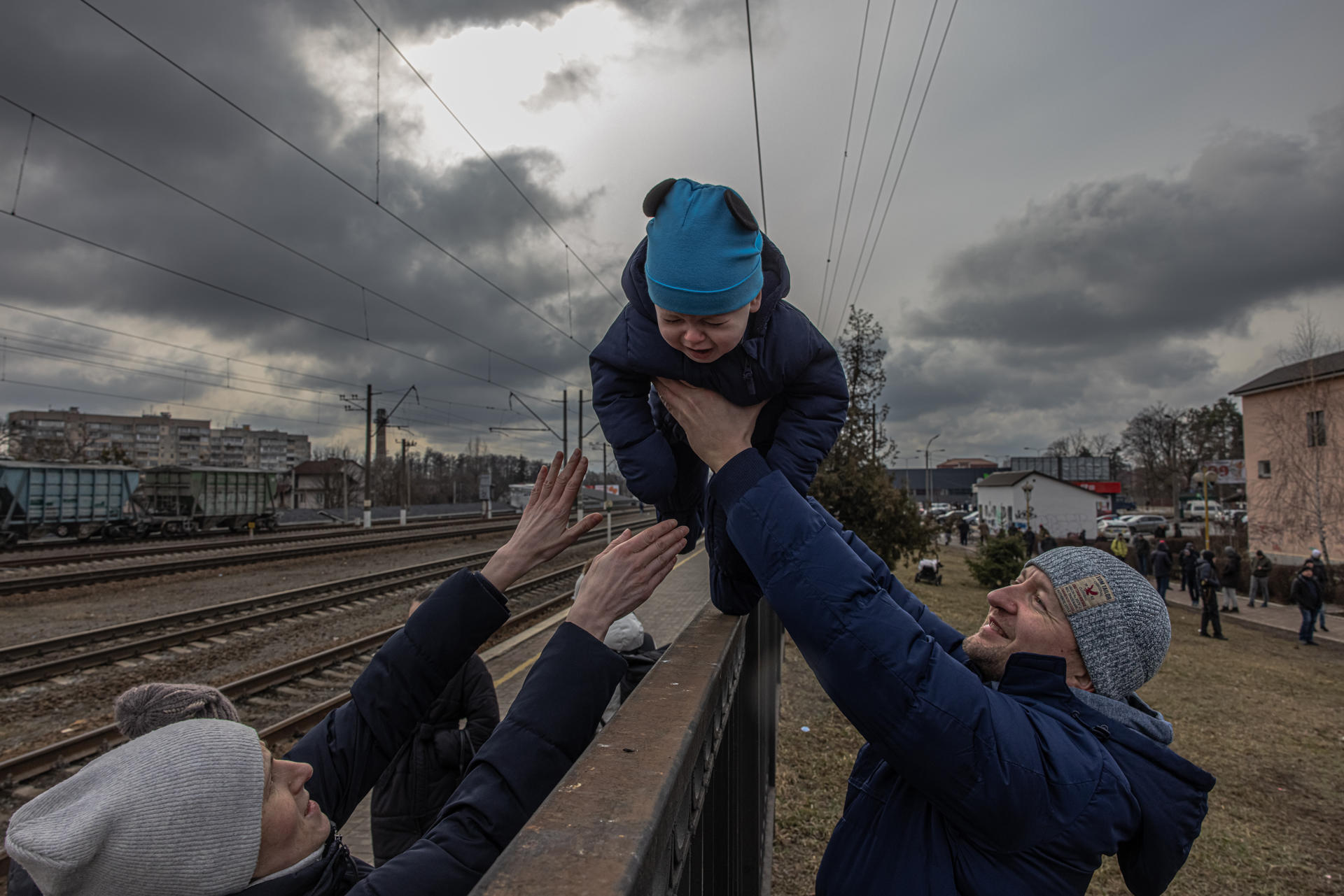 Evacúan a cientos de niños de la frontera entre la región rusa de Bélgorod y Ucrania
