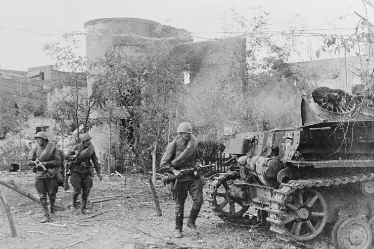 Cuerpos mutilados, hambre y violaciones: Stalingrado, la terrible batalla que marcó el principio del fin del nazismo