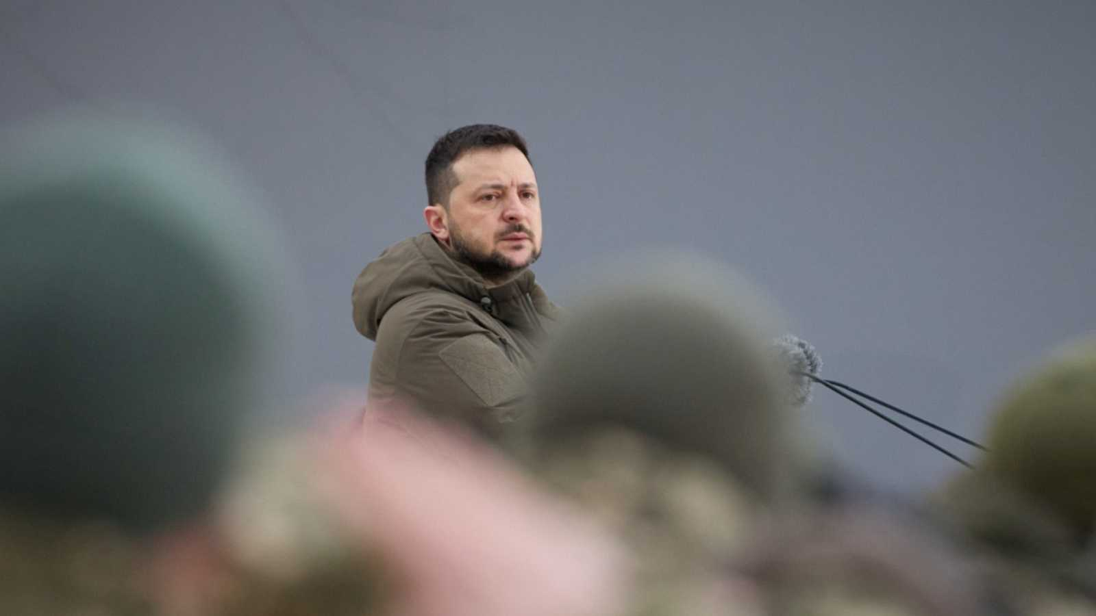 Ucrania denuncia campaña rusa de desprestigio contra Zelenski: presentan al presidente como drogadicto y corrupto