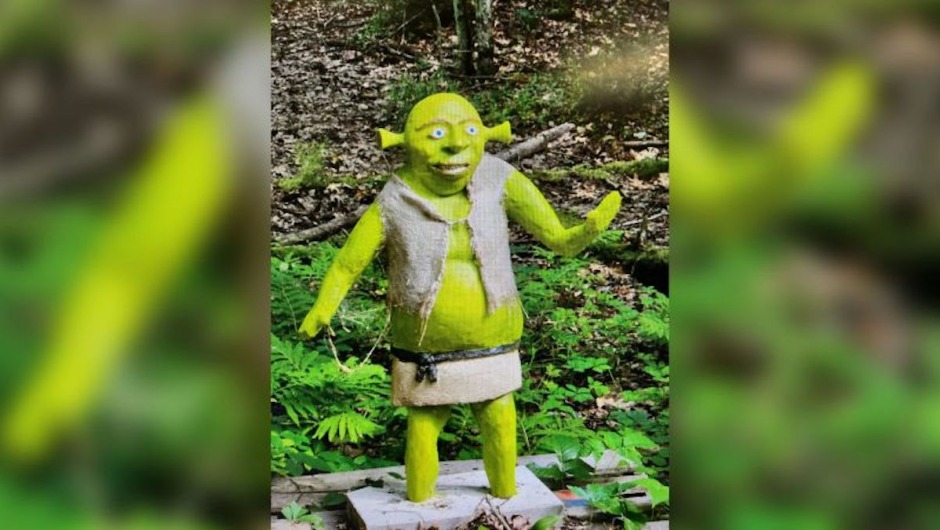 Shrek está desaparecido: Robaron una enorme estatua del ogro verde y la policía está desesperada