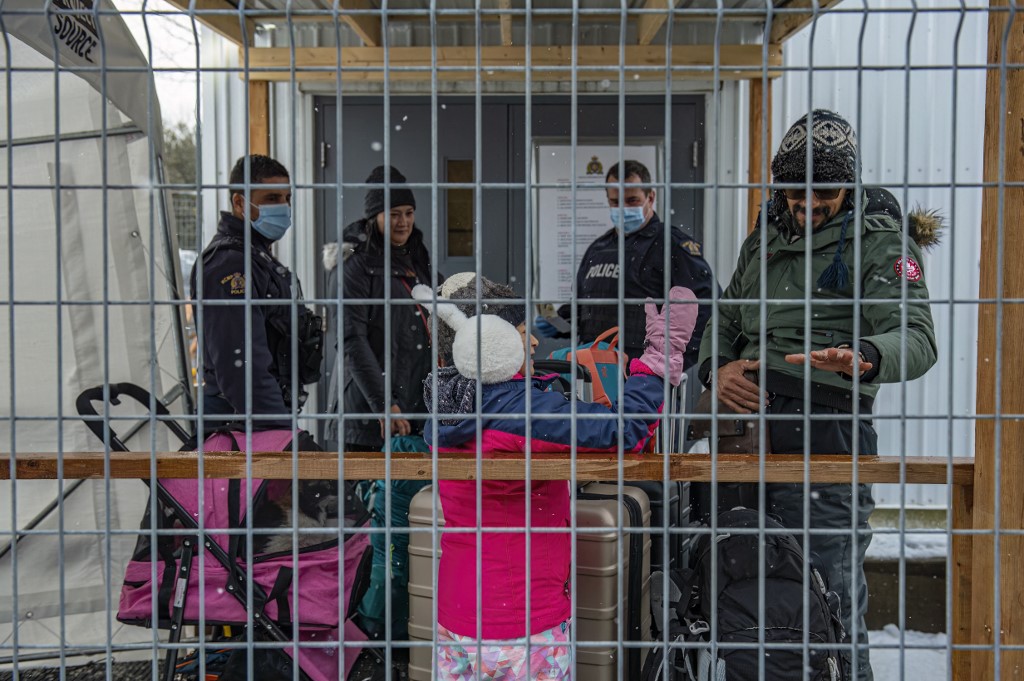 Encarcelados sin delitos: piden que Canadá deje de enviar migrantes a prisiones de máxima seguridad