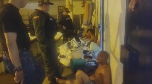 VIDEO: El allanamiento en la celda de alias “Negro Ober”, criminal quien amenazó con atentar contra comerciantes en Colombia