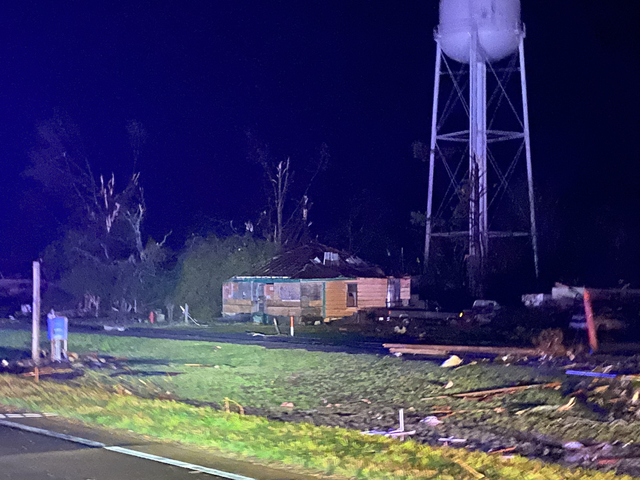 Cifra de víctimas mortales por devastador tornado en Misisipi asciende a 23