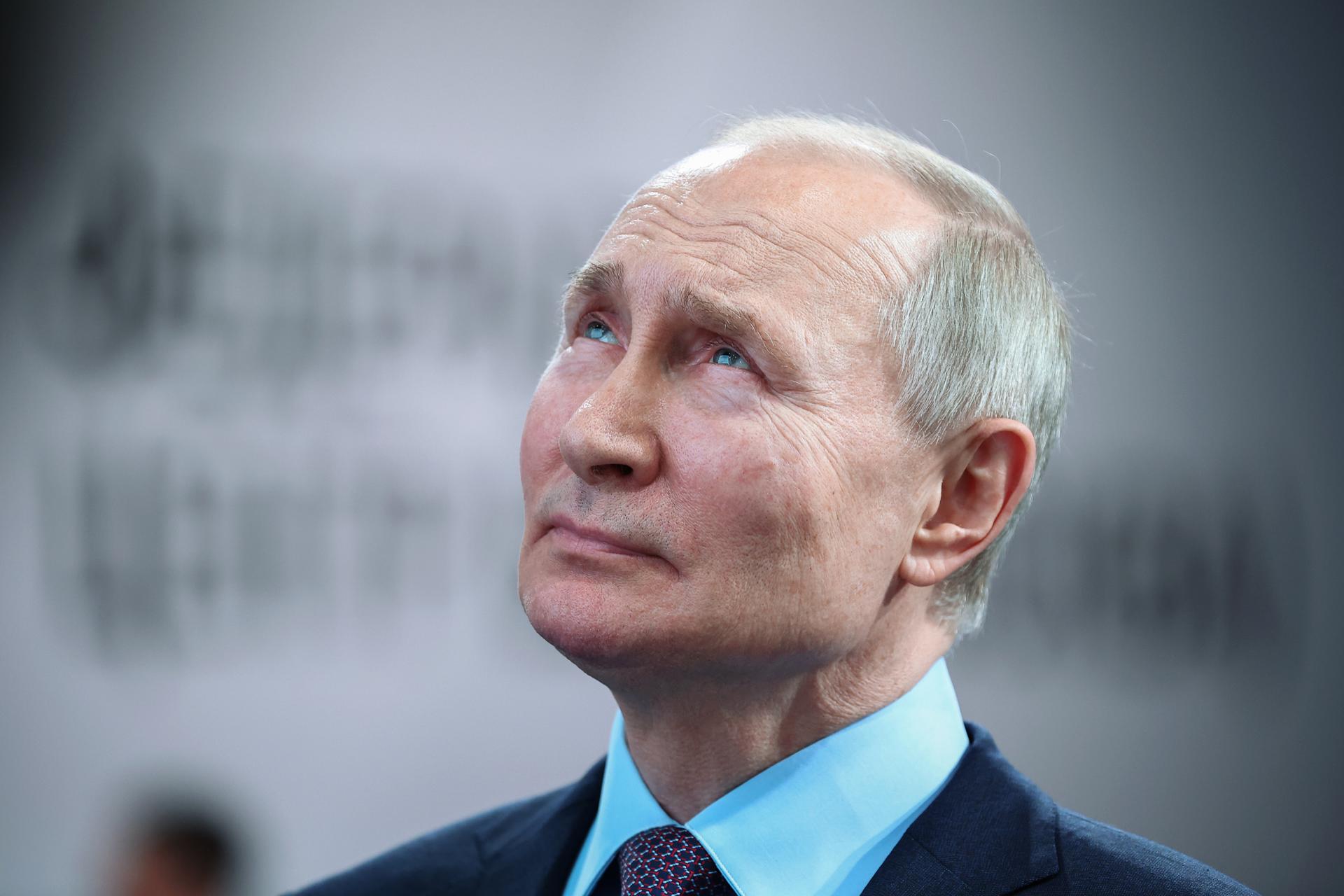 Putin vuelve a su despacho tras el supuesto ataque con drones contra el Kremlin