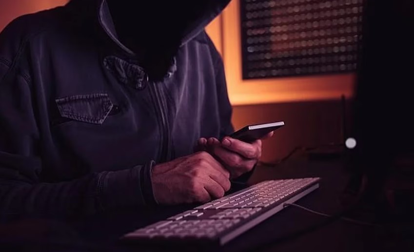 FBI revela que cibercriminales están usando inteligencia artificial para crear malware