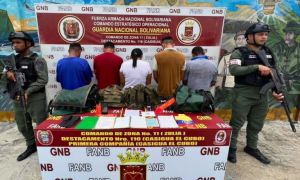 Detuvieron a cinco miembros de la guerrilla por tráfico de armas de guerra en Zulia (Fotos)