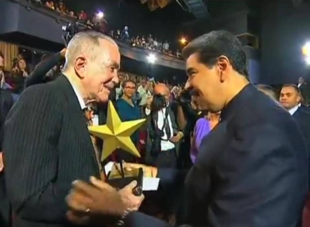 Maduro entregó premio nacional a Oscar D’León y Gilberto Correa