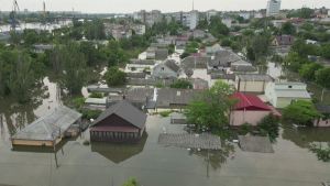 Más de dos mil evacuados y 600 kilómetros cuadrados bajo el agua en el sur de Ucrania