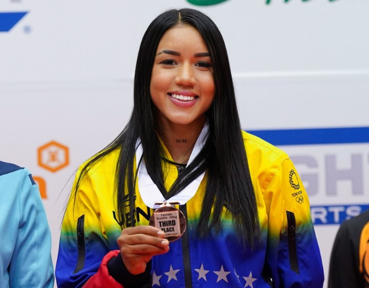 Venezolana Yorgelis Salazar se subió al podio en la Liga Mundial de Karate en Japón