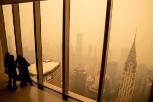 La baja calidad del aire en la ciudad de Nueva York provoca retrasos en aeropuertos, cierre de escuelas y más
