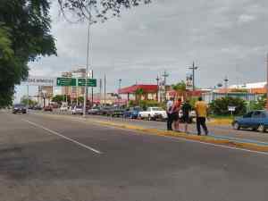 Bachaqueros “hacen su agosto” ante la crisis de gasolina en Maracaibo