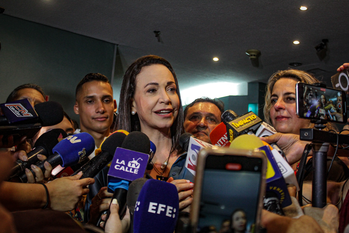 María Corina Machado formalizó su inscripción como candidata a la primaria