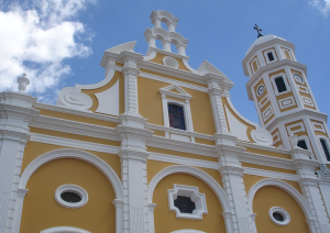 VIDEO: ventisca de proporciones bíblicas arrasó con puertas de la Catedral de Ciudad Bolívar