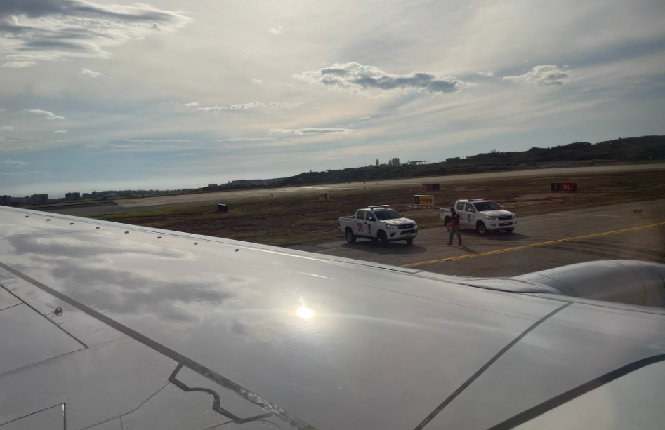 Avión se quedó atascado por desperfecto en la pista del aeropuerto en Maiquetía