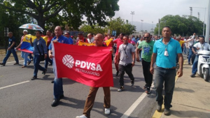 “Gloria al bravo pueblo”: Trabajadores de refinería de Puerto La Cruz exigieron mejora salarial (VIDEO)