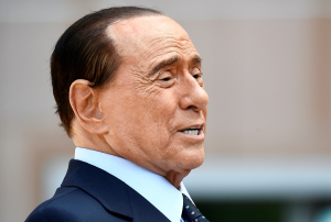 Silvio Berlusconi, enfermo de leucemia, vuelve a ser hospitalizado