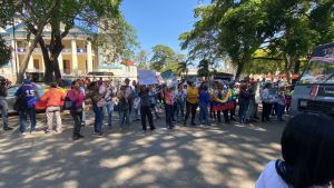 Docentes en Sucre continúan en las calles tras seis meses en protesta