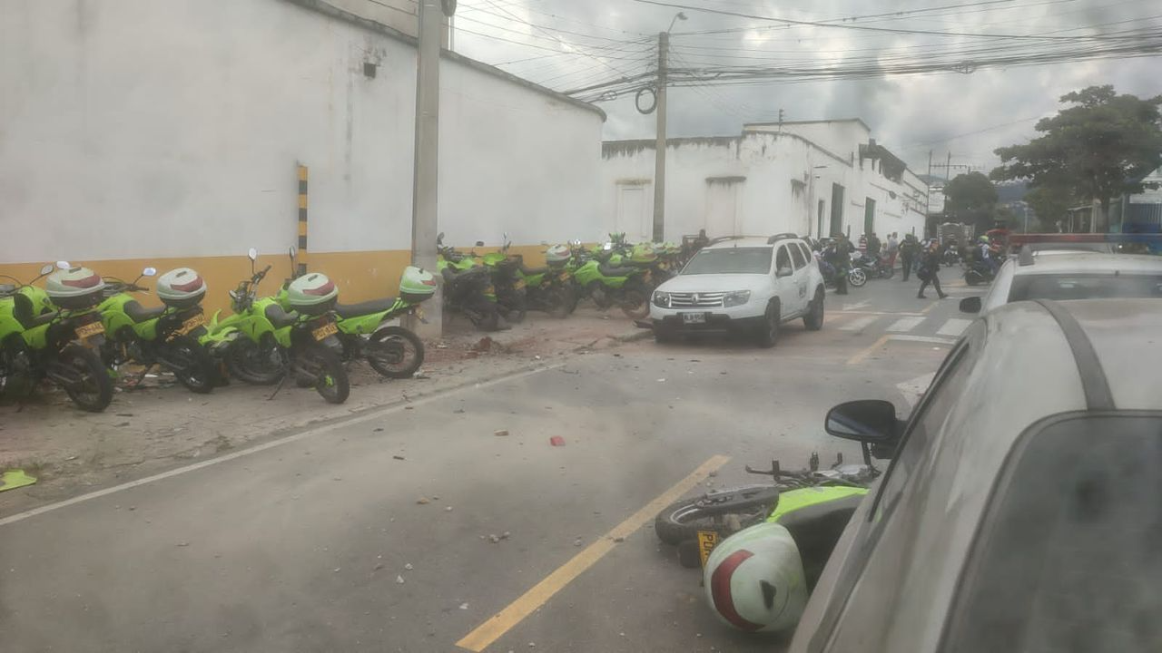 Estalló artefacto explosivo en una estación policial de Bucaramanga (Video)
