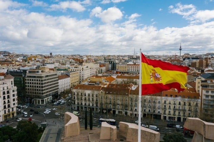 España se convirtió en el cuarto país receptor de inmigrantes en 2022, según la Ocde