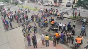 Chavistas usan la violencia para sabotear visita de Capriles a San Fernando de Apure