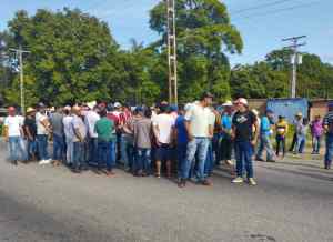 Agricultores protestaron en la Troncal 5 de Barinas en contra del contrabando de verduras y hortalizas