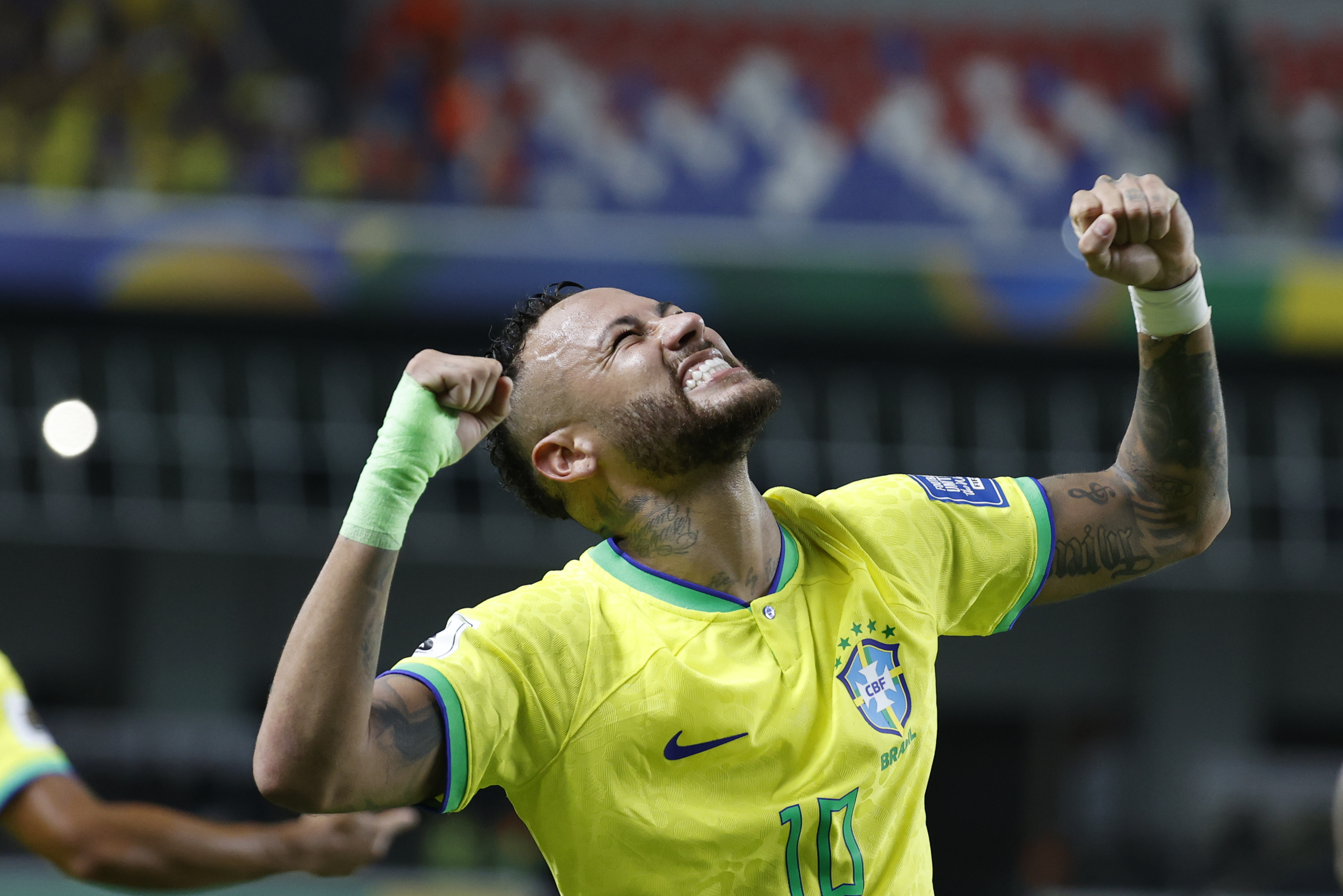 Neymar superó a Pelé como máximo goleador de Brasil