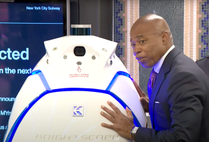 ¿Robocop, eres tú? Robot policía patrullará estación de metro de Times Square